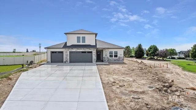 $699,999 | 3828 Susan Circle East, Hansen, ID 83334