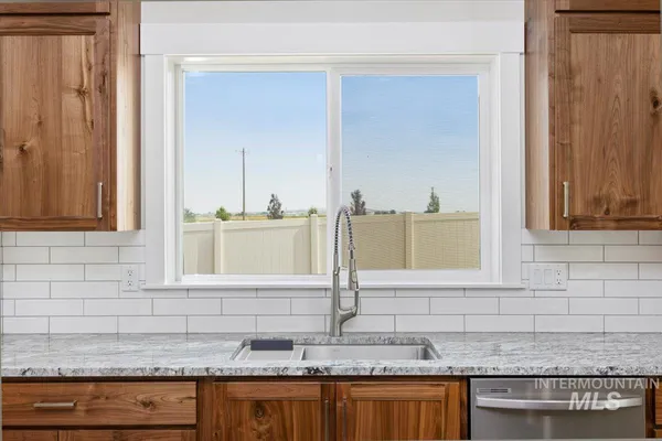 $689,999 | 3828 Susan Circle East, Hansen, ID 83334