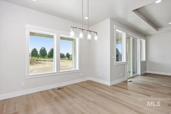 $689,999 | 3828 Susan Circle East, Hansen, ID 83334