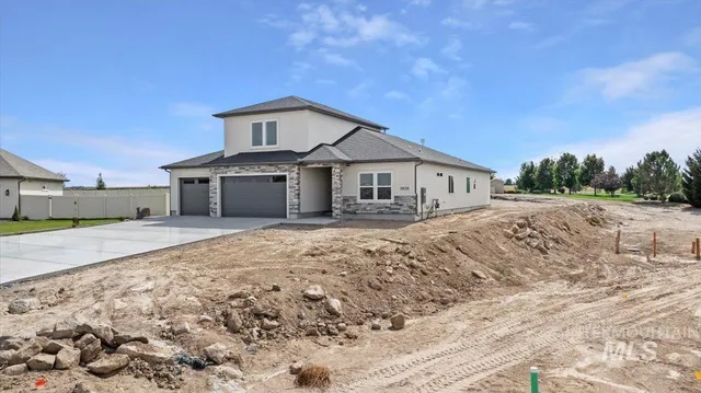$699,999 | 3828 Susan Circle East, Hansen, ID 83334