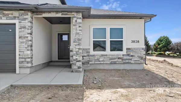 $689,999 | 3828 Susan Circle East, Hansen, ID 83334