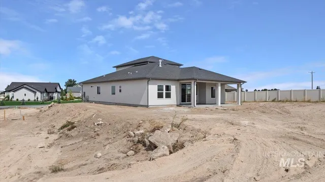 $699,999 | 3828 Susan Circle East, Hansen, ID 83334