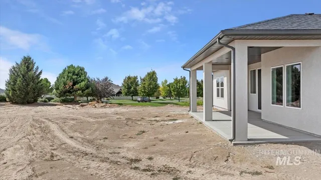 $699,999 | 3828 Susan Circle East, Hansen, ID 83334