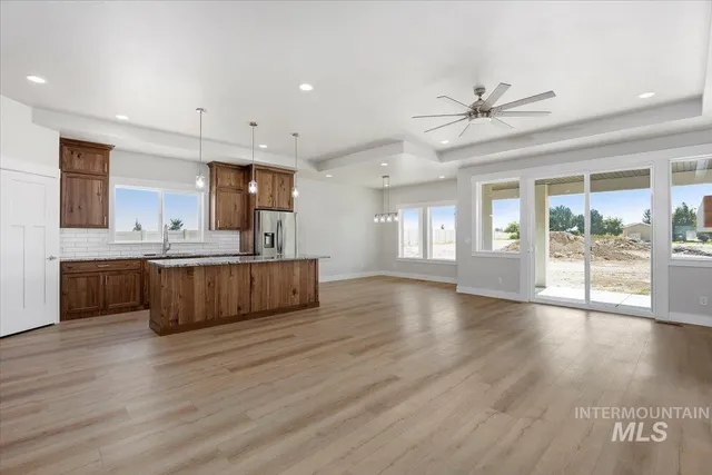 $699,999 | 3828 Susan Circle East, Hansen, ID 83334