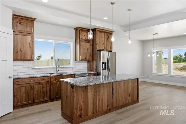 $699,999 | 3828 Susan Circle East, Hansen, ID 83334