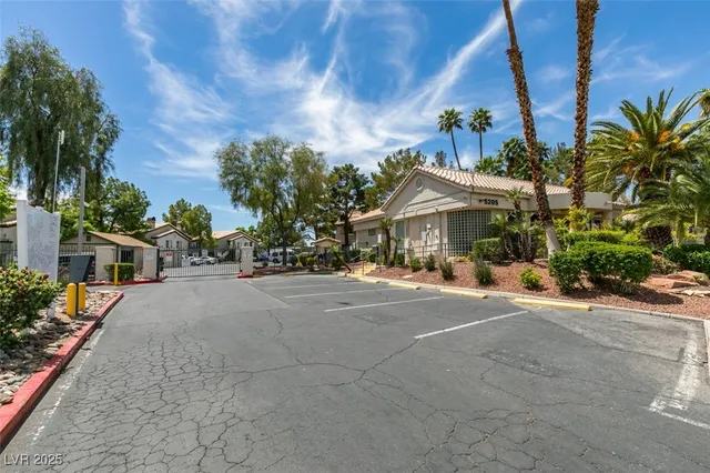 $1,095 | 3168 Tarpon, Unit 103, Las Vegas, NV 89120