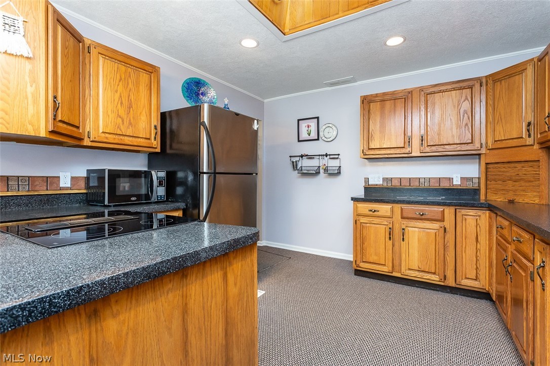 311 Crosse Road Amherst, OH 44001 - Photo 8 of 28