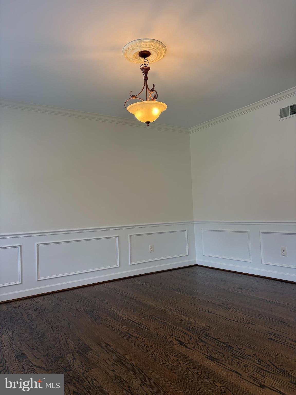 6711 Greendale Road Alexandria, VA 22310 - Photo 7 of 35 Formal Dining