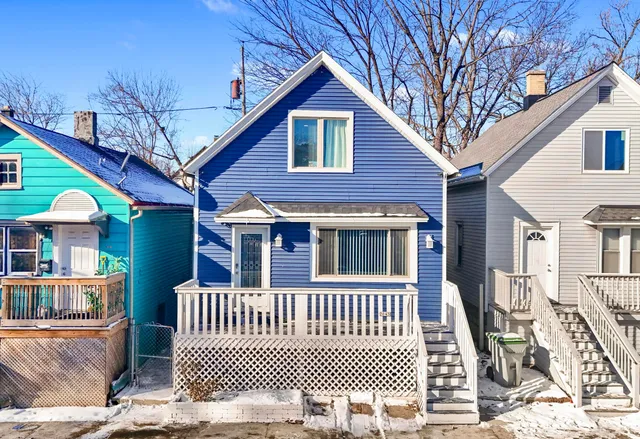 $195,000 | 2045 South 15th Place, Milwaukee, WI 53204