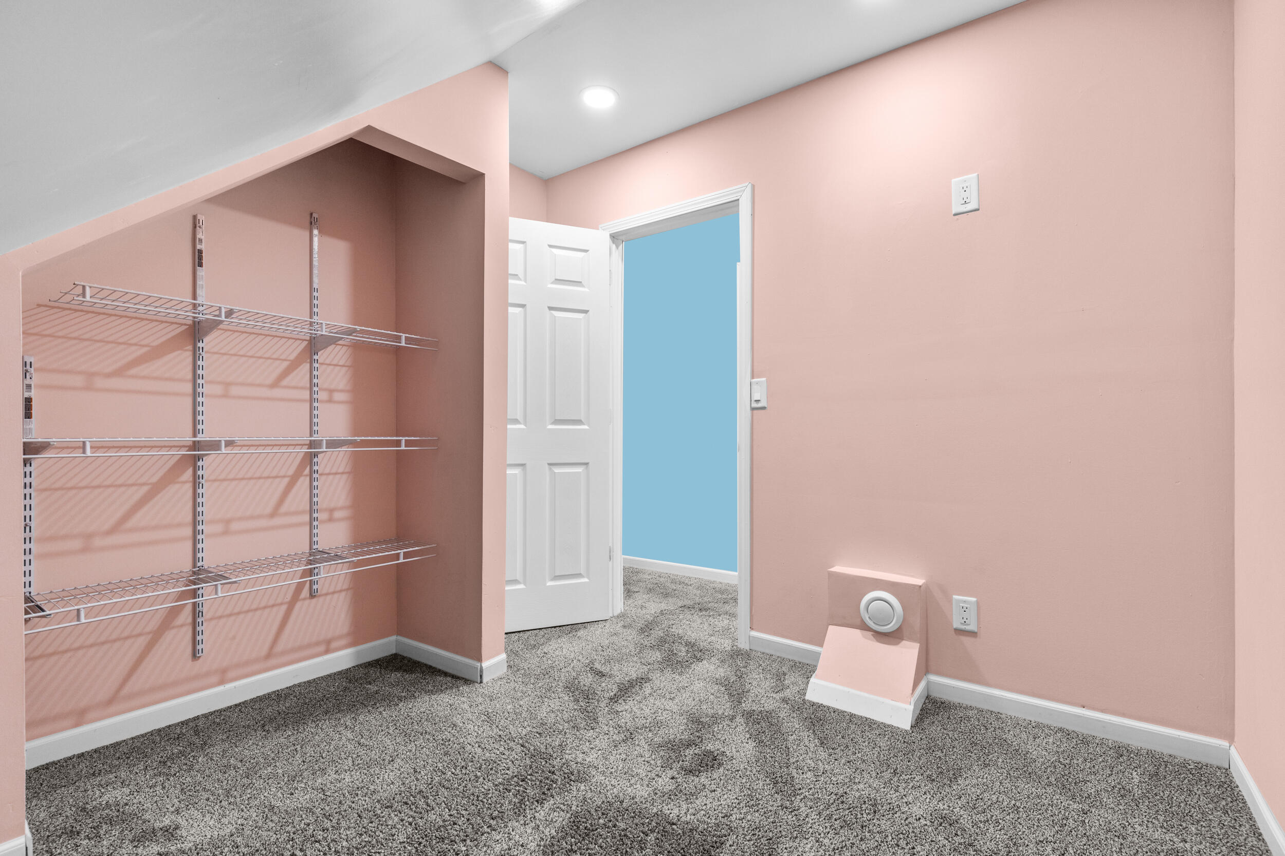 2045 South 15th Place Milwaukee, WI 53204 - Photo 11 of 23 Bedroom 3