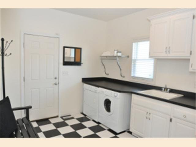 3683 Blakesley Lane Northwest Rochester, MN 55901 - Photo 8 of 31 Gallery Image 8