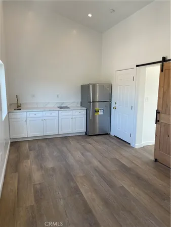$1,850 | 24308 Victory Boulevard, Woodland Hills, CA 91367
