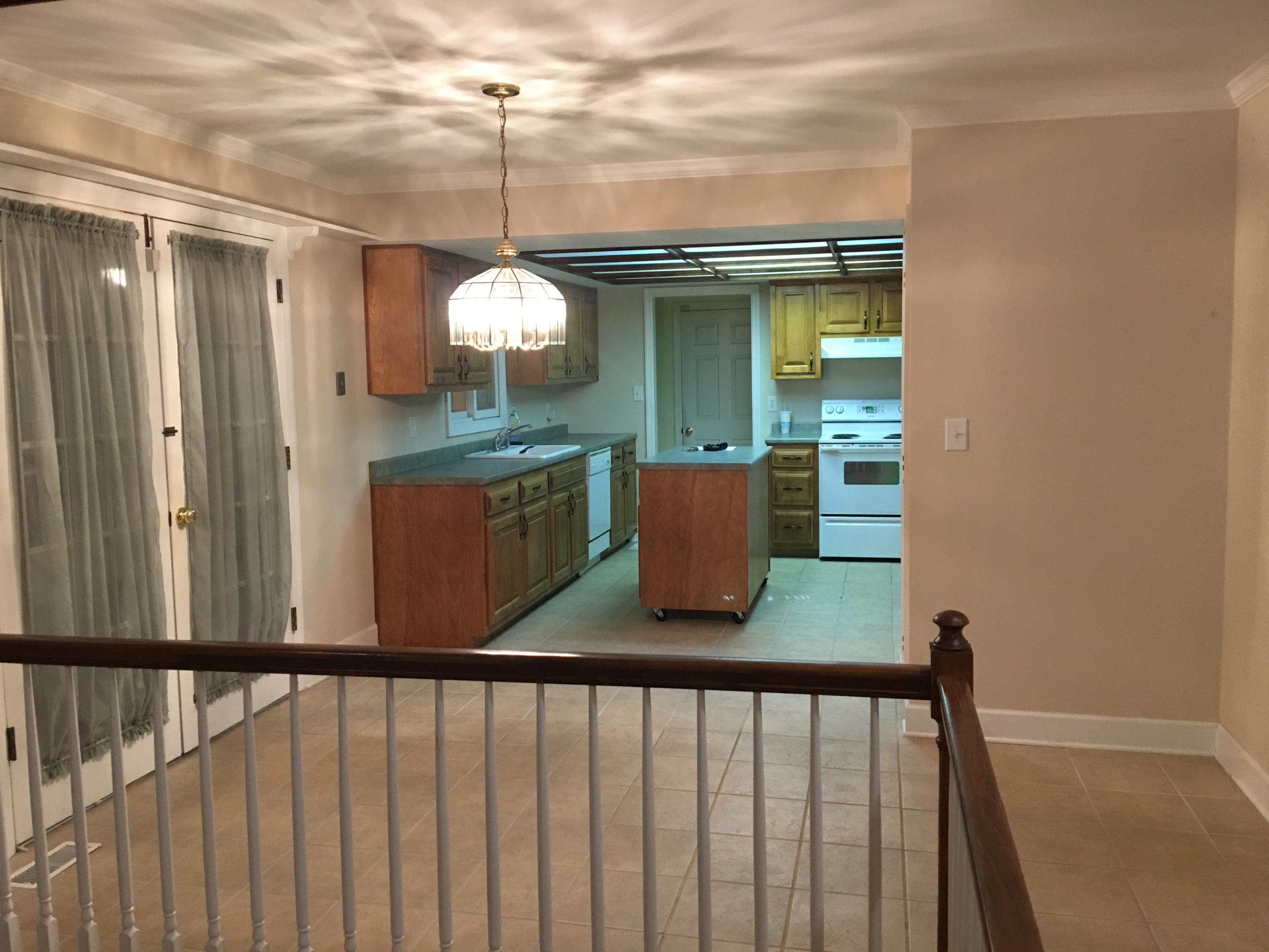 6212 Cardwell Road Corryton, TN 37721 - Photo 5 of 28 Eat in Kit (2)