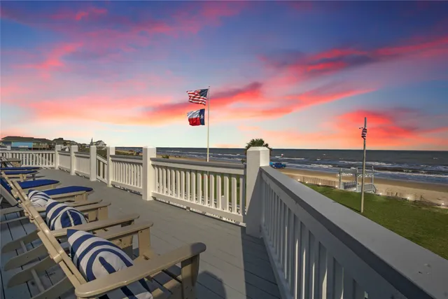 $1,275,000 | 2728 Gillespie, Crystal Beach, TX 77650