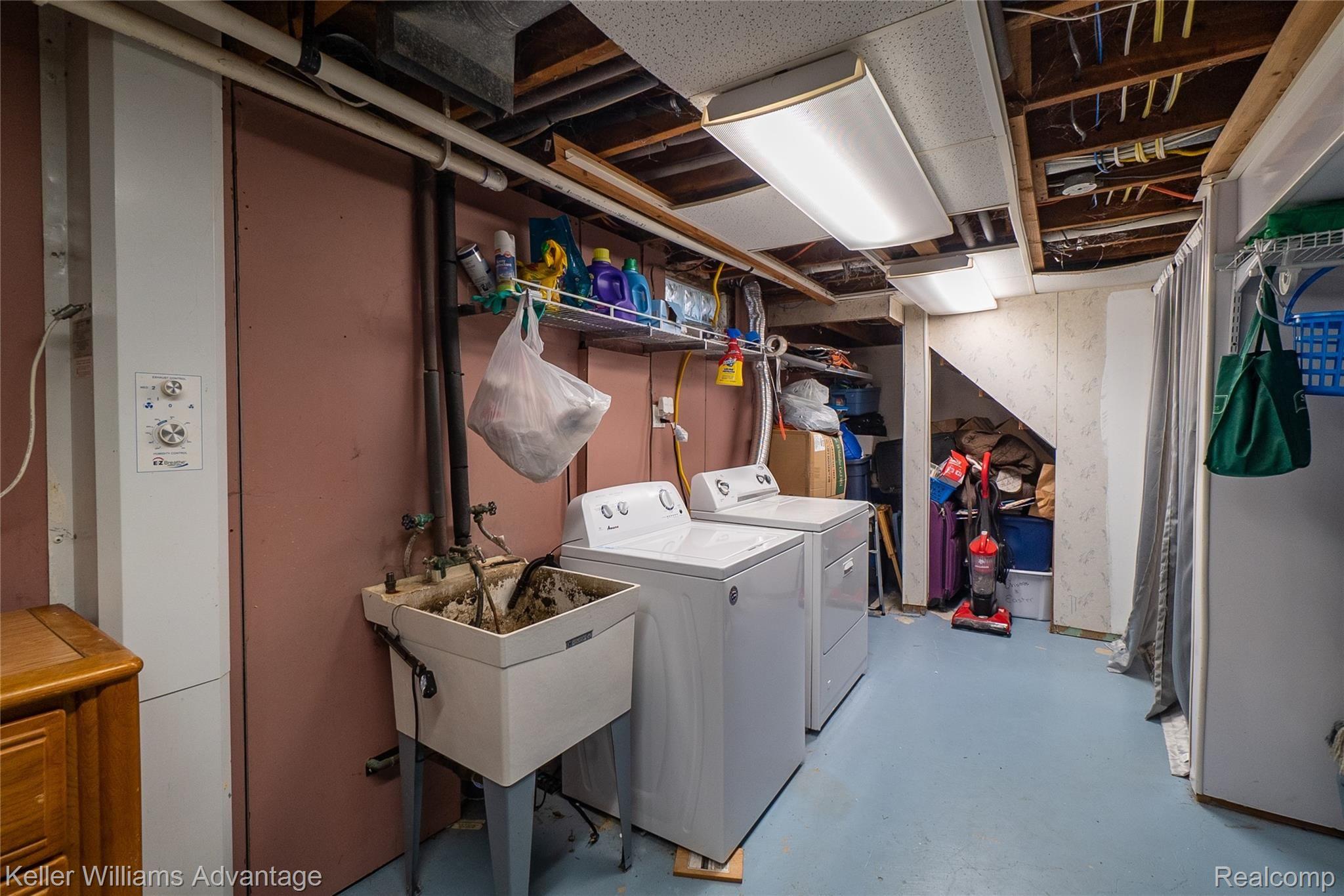 4077 West Ray Road Grand Blanc, MI 48439 - Photo 27 of 41 RayRd_4077_Laundry 2.jpg
