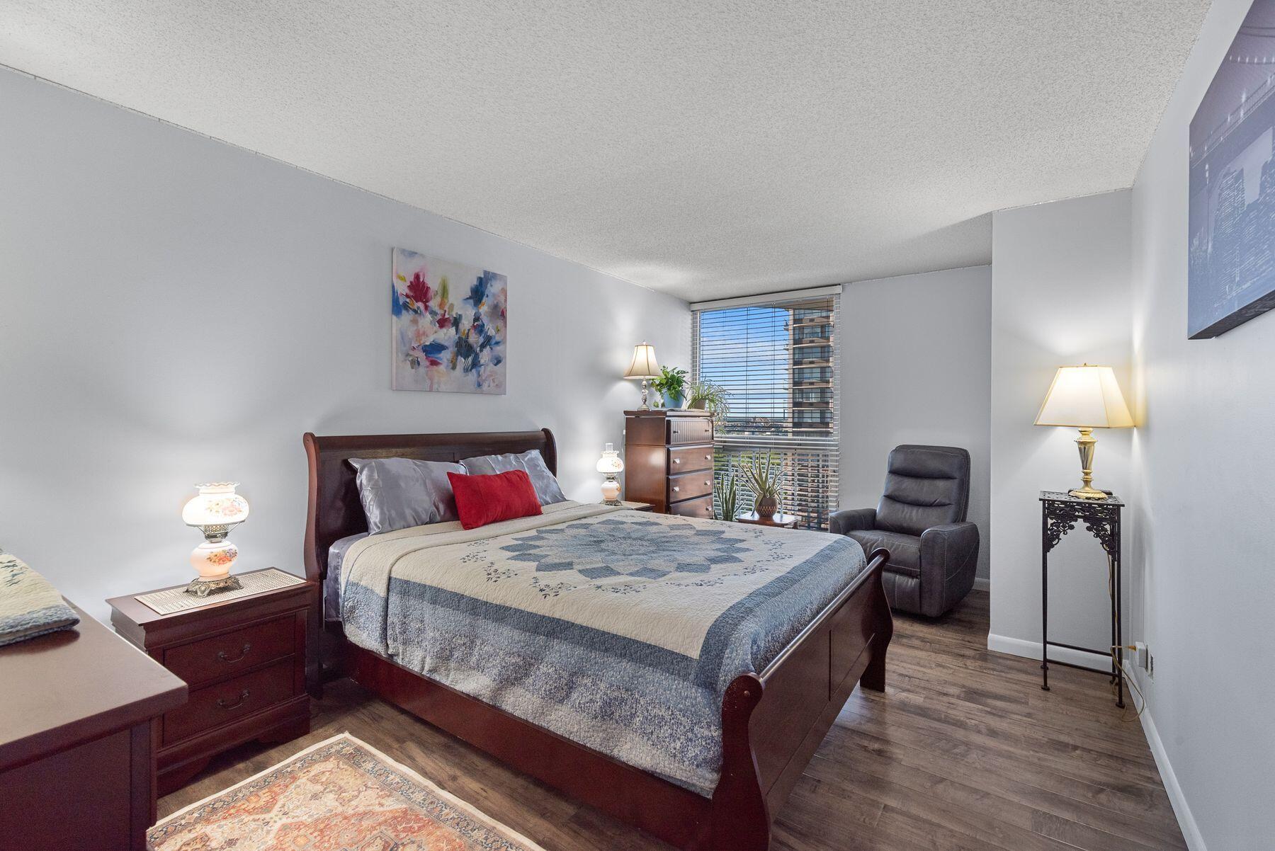 1660 North Prospect Avenue, Unit 1207 Milwaukee, WI 53202 - Photo 12 of 14 Primary Bedroom