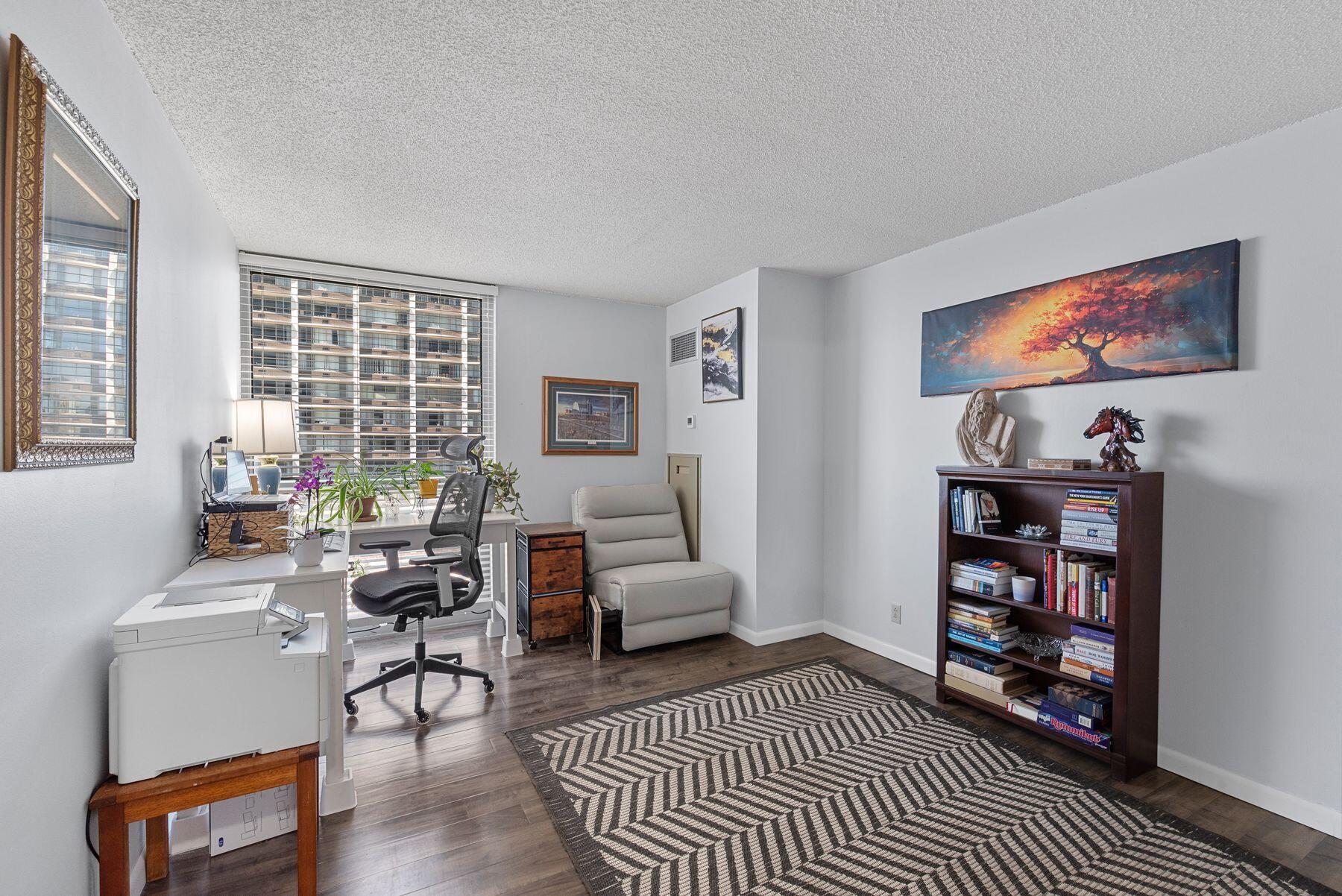 1660 North Prospect Avenue, Unit 1207 Milwaukee, WI 53202 - Photo 13 of 14 Second Bedroom