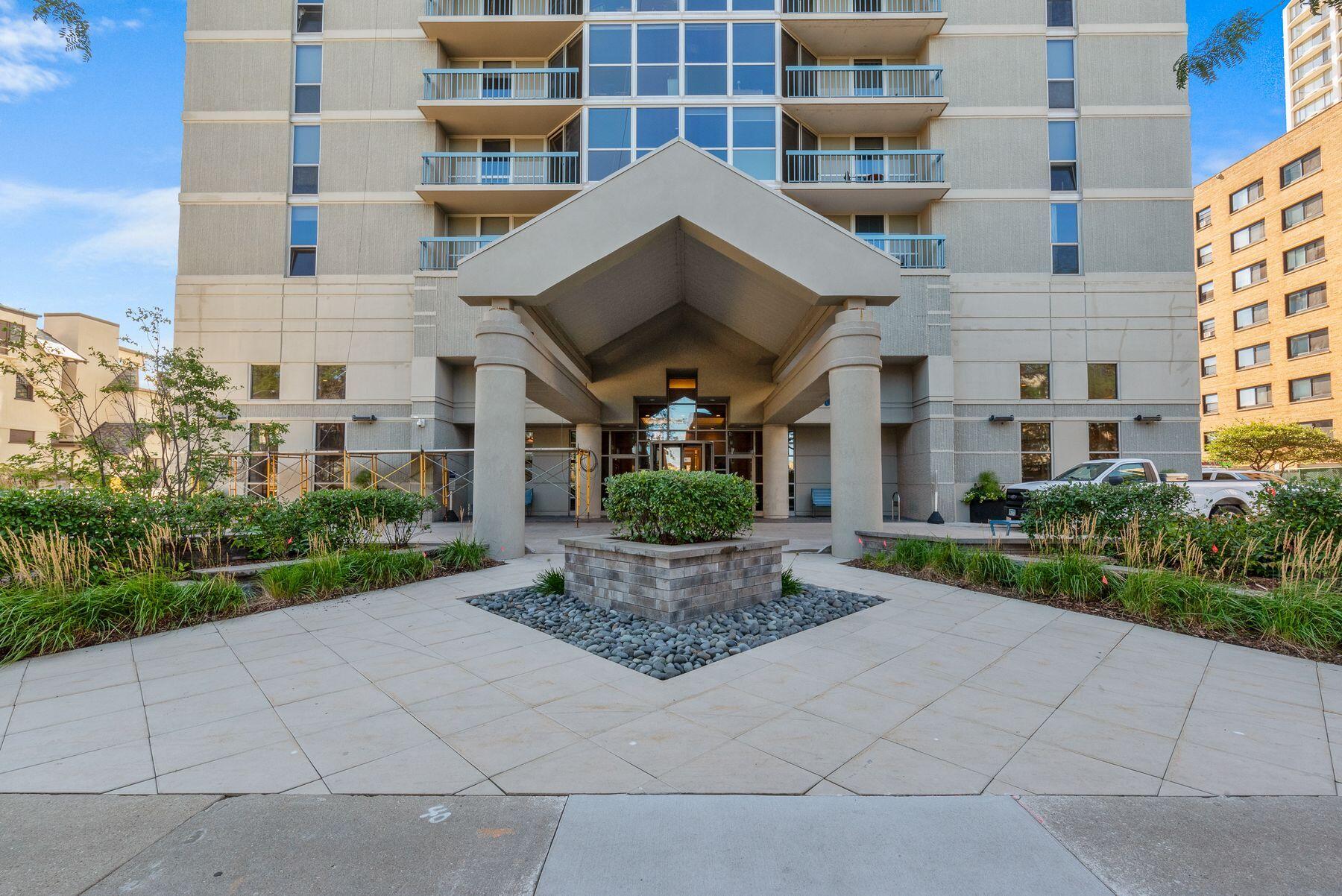 1660 North Prospect Avenue, Unit 1207 Milwaukee, WI 53202 - Photo 2 of 14 Welcome Home!