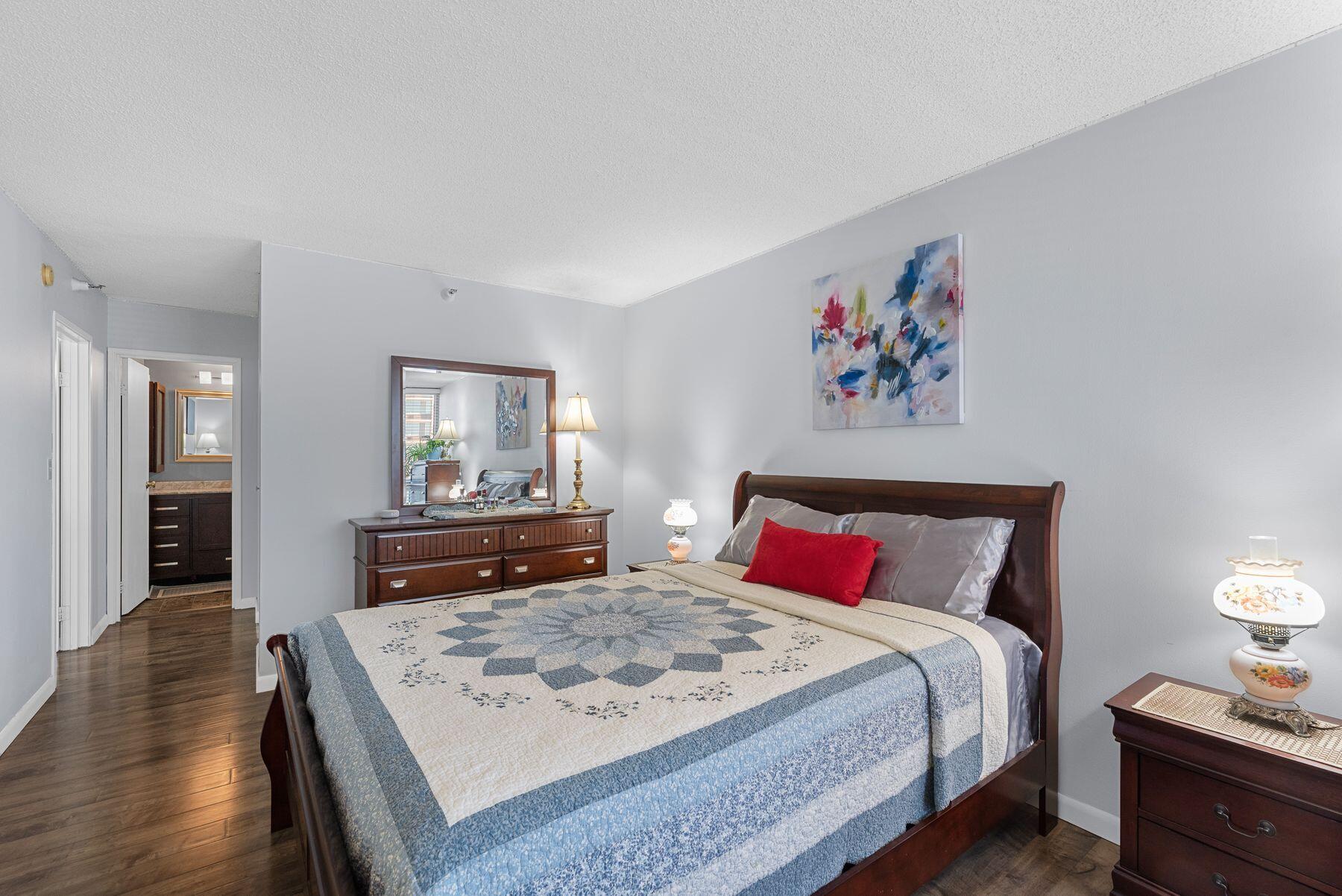 1660 North Prospect Avenue, Unit 1207 Milwaukee, WI 53202 - Photo 10 of 14 Primary Bedroom