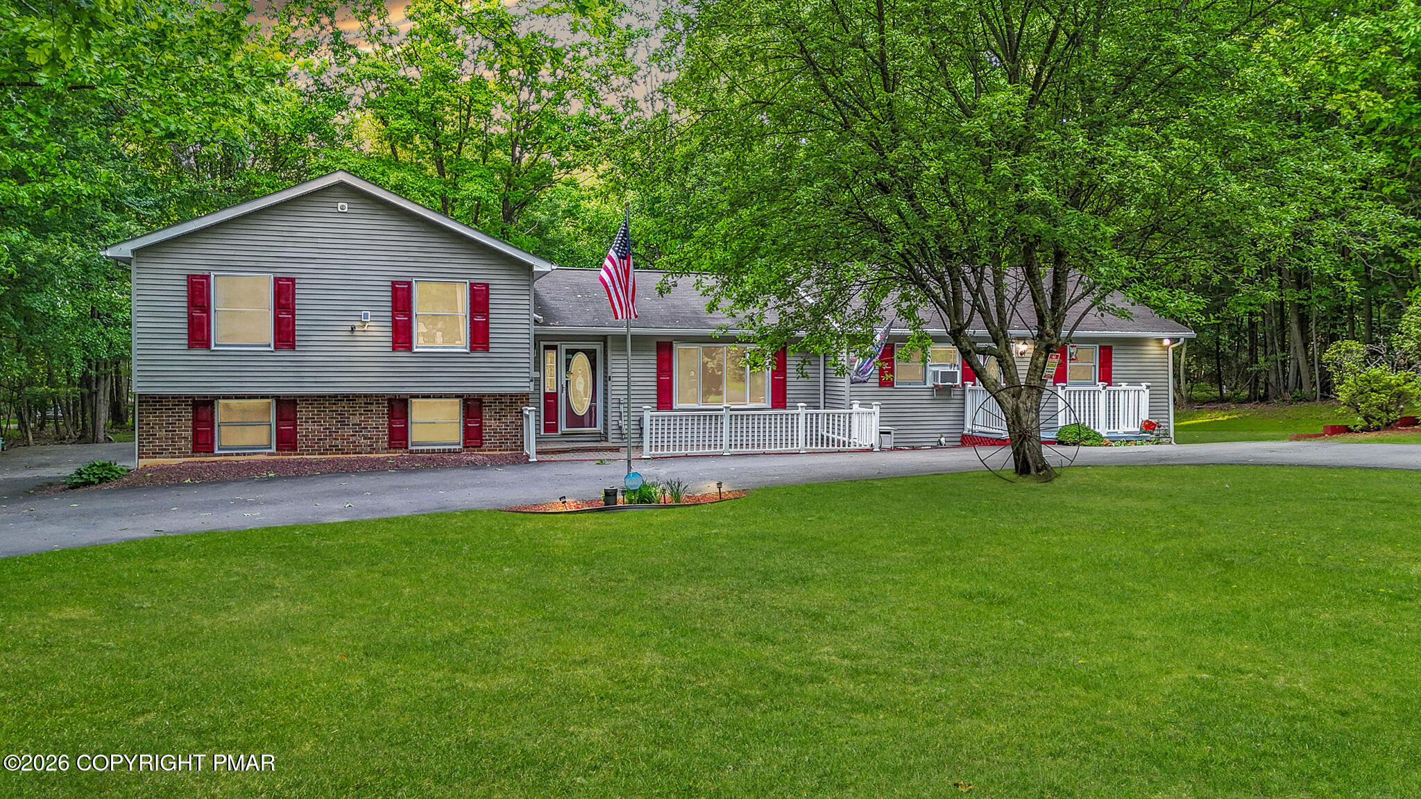 256 Sundance Road Effort, PA 18330 - Photo 2 of 82 Front of House Twilight