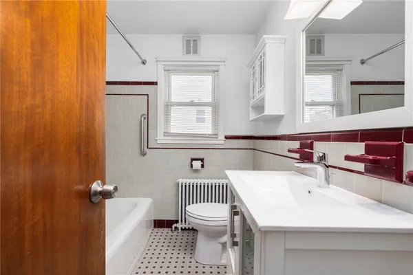 $3,800 | 5 Holten Avenue, Newport, RI 02840