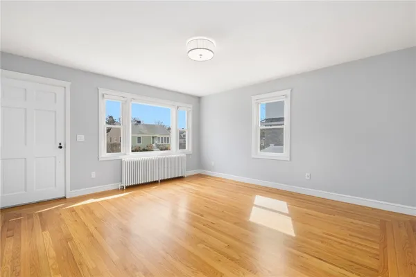 $3,800 | 5 Holten Avenue, Newport, RI 02840