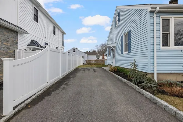 $3,800 | 5 Holten Avenue, Newport, RI 02840
