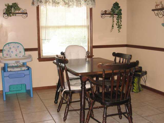 4808 Dechant Road Columbus, OH 43229 - Photo 4 of 15 Gallery Image 4