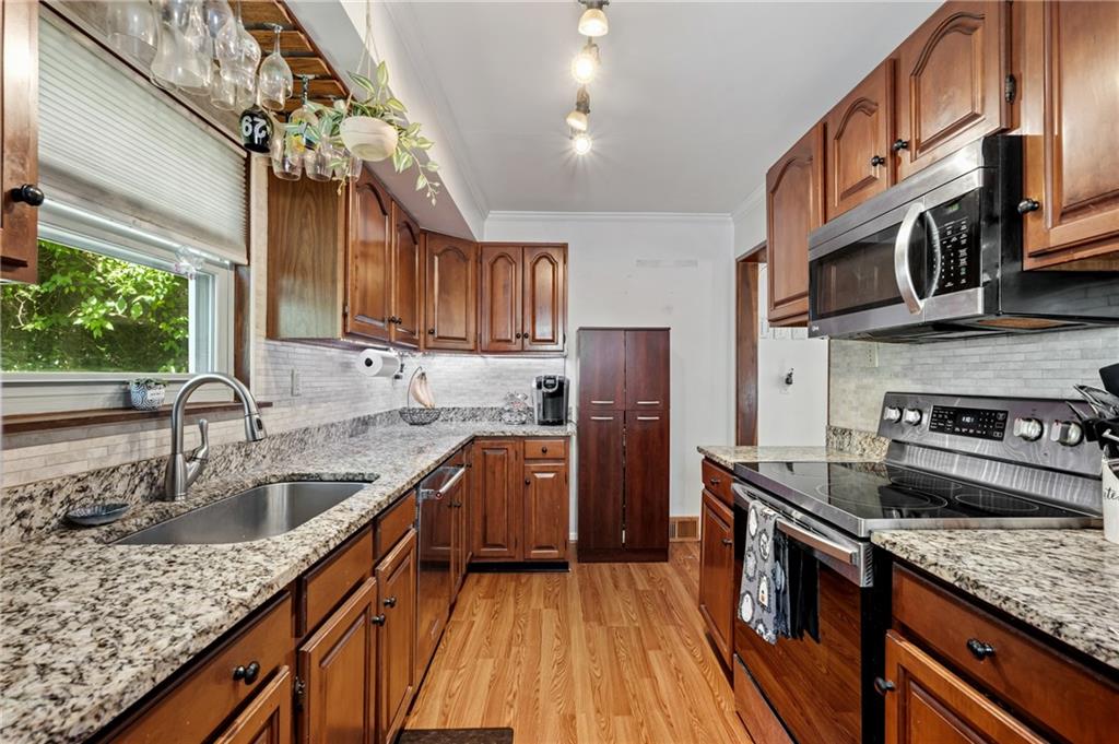 322 East Bruceton Road Pittsburgh, PA 15236 - Photo 14 of 29 Gallery Image 14