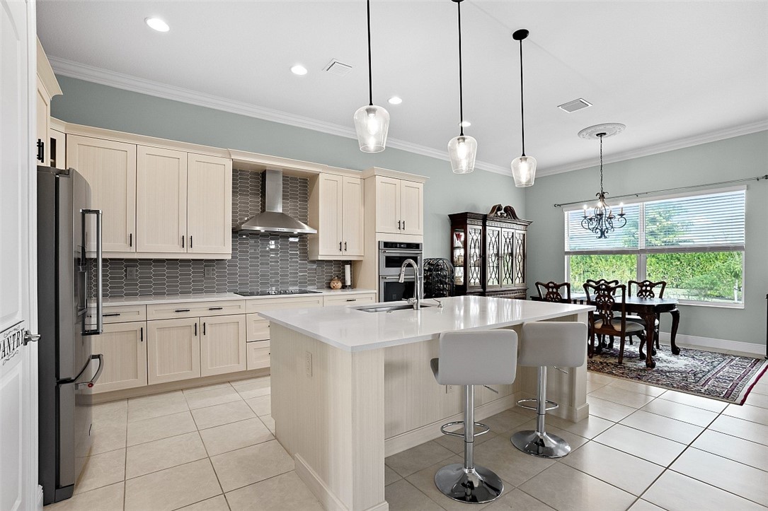 8280 Halbert Lane Vero Beach, FL 32968 - Photo 3 of 36