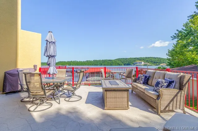 $629,900 | 3168 Twin Rivers Point, Unit 1E, Camdenton, MO 65020