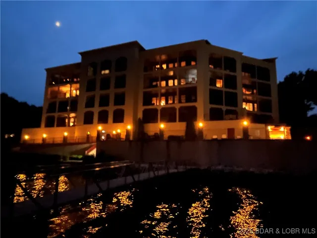 $629,900 | 3168 Twin Rivers Point, Unit 1E, Camdenton, MO 65020