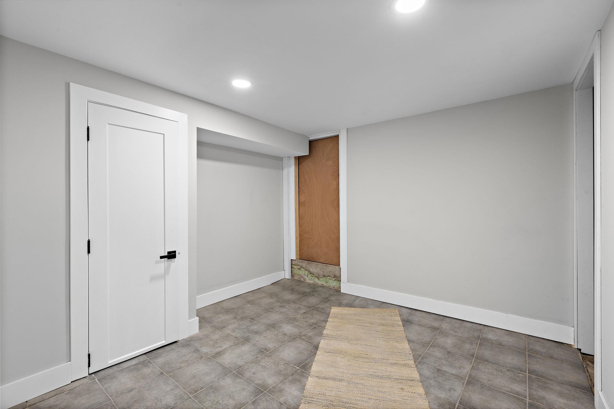 77 Boyd Avenue Jersey City, NJ 07304 - Photo 8 of 26 a view of an empty room