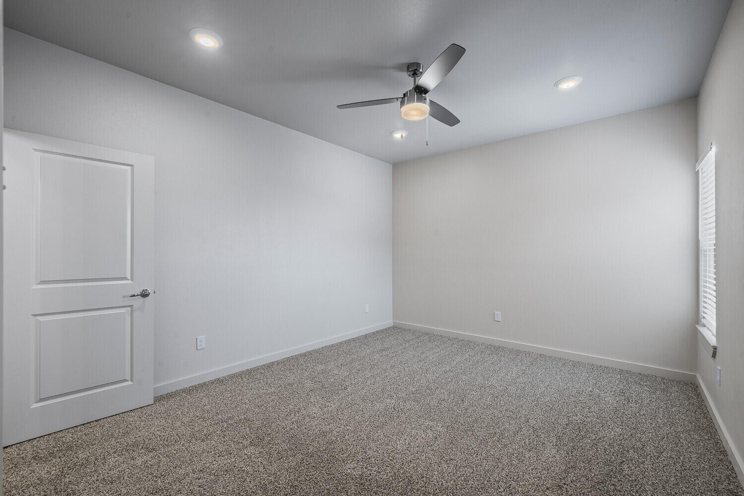 7006 40th Street, Unit B Lubbock, TX 79407 - Photo 8 of 20 7002 40th St B grey counters-9