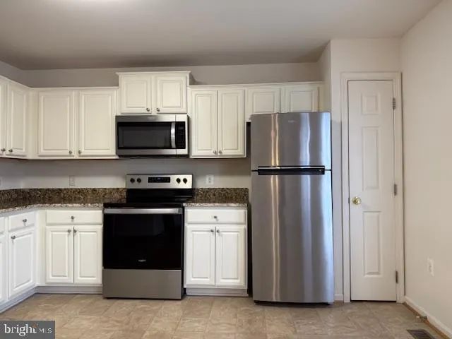 $2,300 | 201 Merrill Court, Stafford, VA 22554