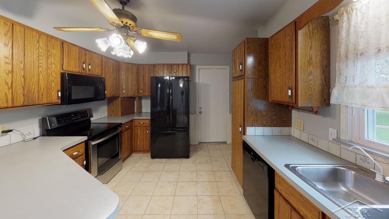 12906 Dice Road Freeland, MI 48623 - Photo 16 of 26