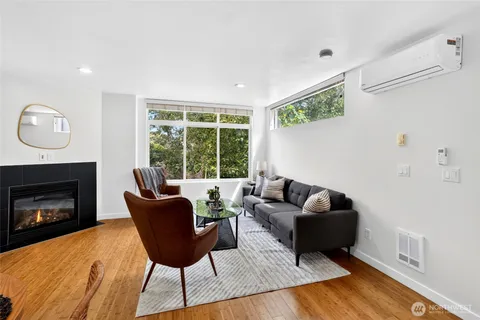$639,000 | 2122 Northeast 89th Street, Seattle, WA 98115