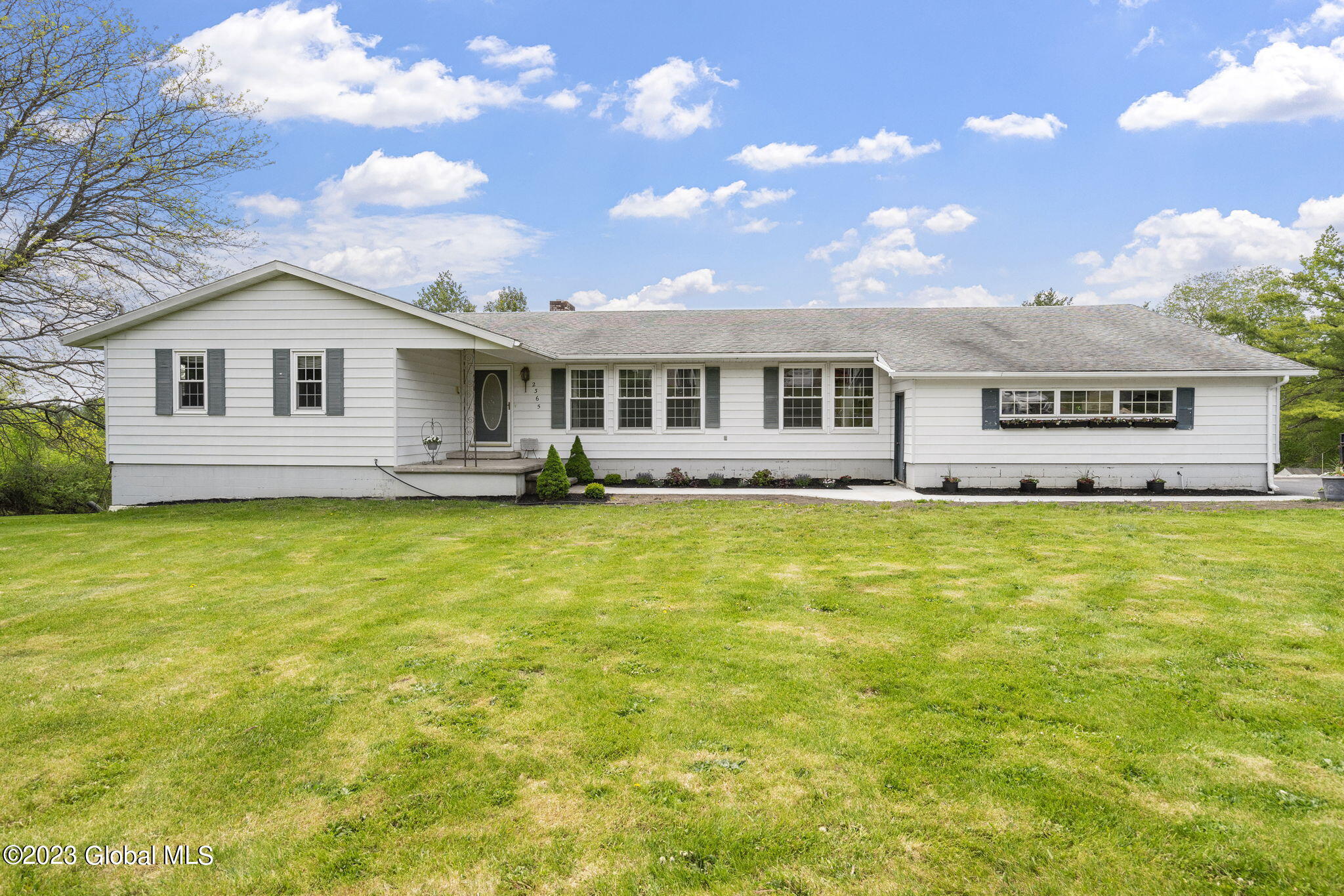 01 3-web-or-mls-2365-ridge-rd