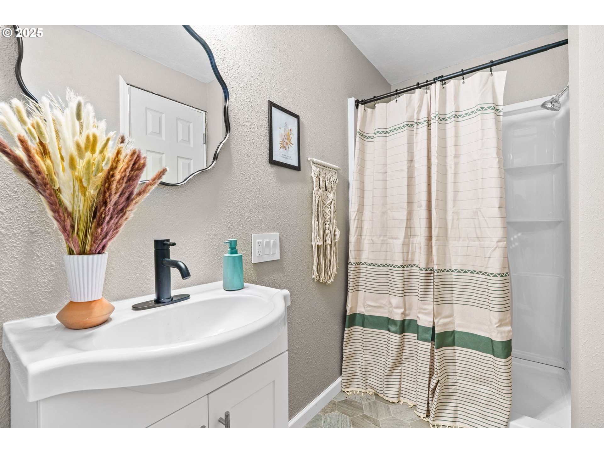 25366 East Hunter Road Veneta, OR 97487 - Photo 16 of 38 Gallery Image 16