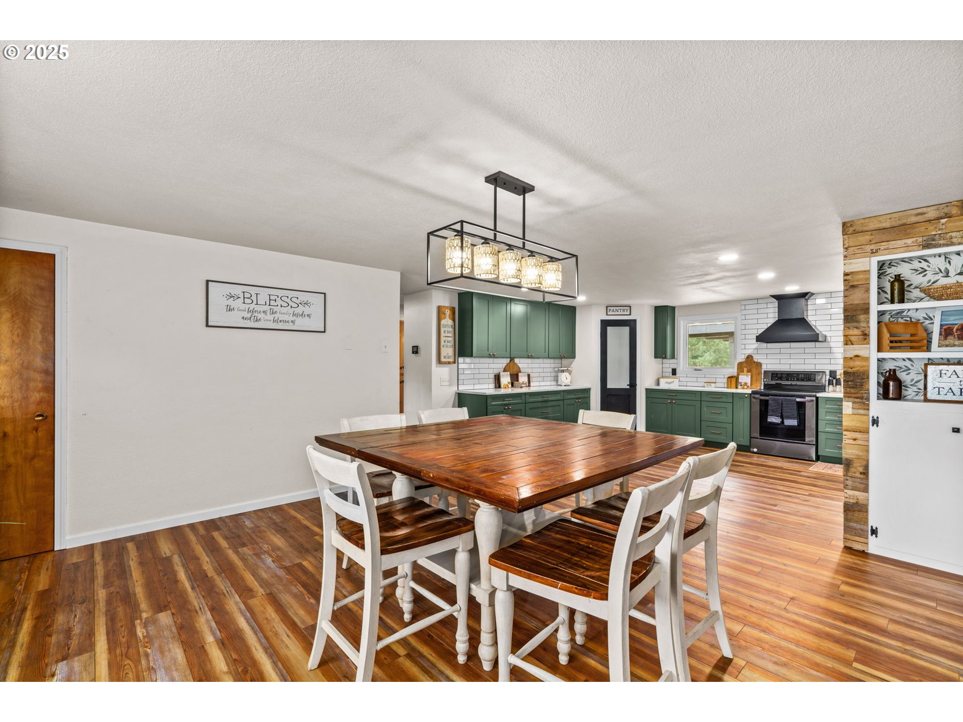 25366 East Hunter Road Veneta, OR 97487 - Photo 5 of 38 Gallery Image 5