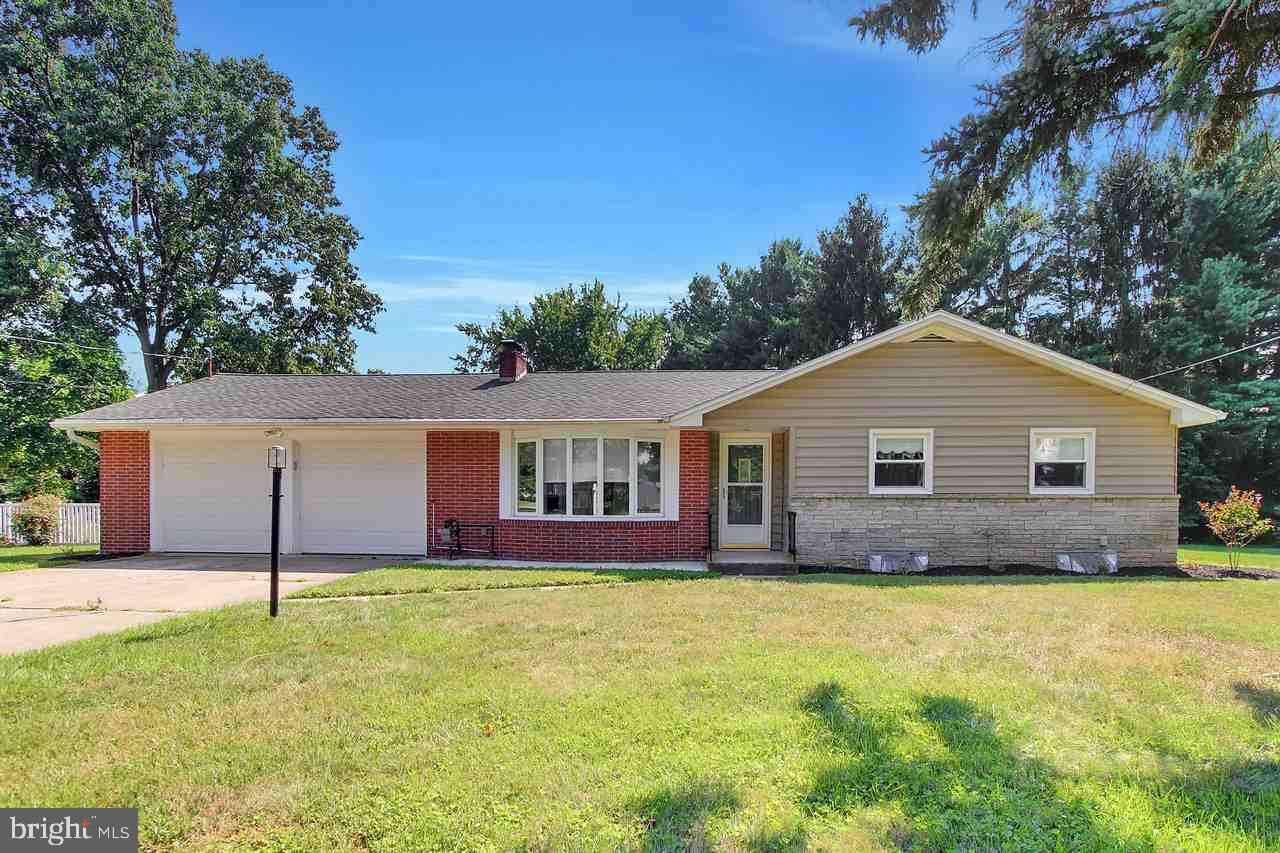 840 Locust Grove Road York, PA 17402 - Photo 1 of 22 Gallery Image 1