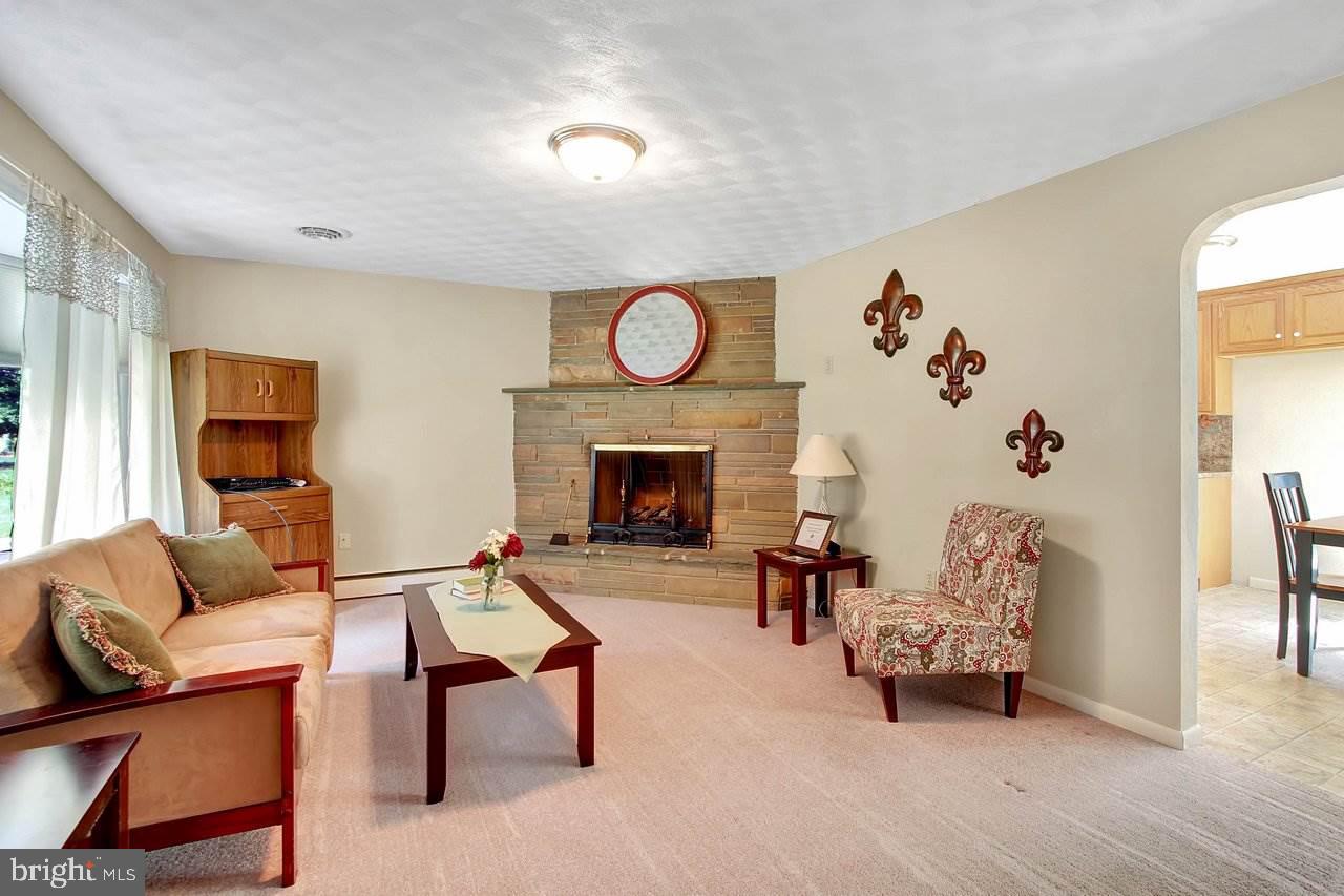 840 Locust Grove Road York, PA 17402 - Photo 2 of 22 Gallery Image 2