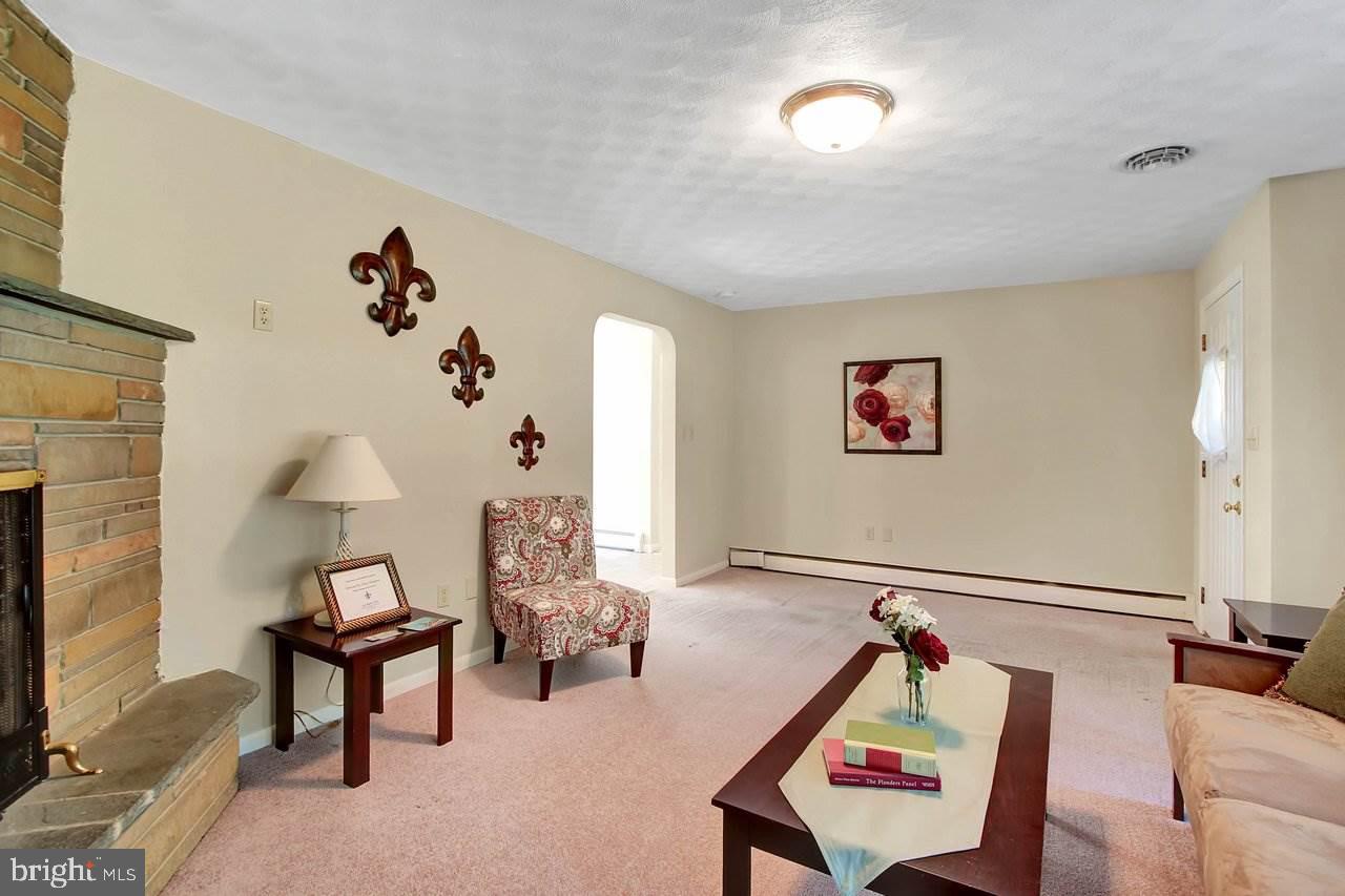 840 Locust Grove Road York, PA 17402 - Photo 5 of 22 Gallery Image 5