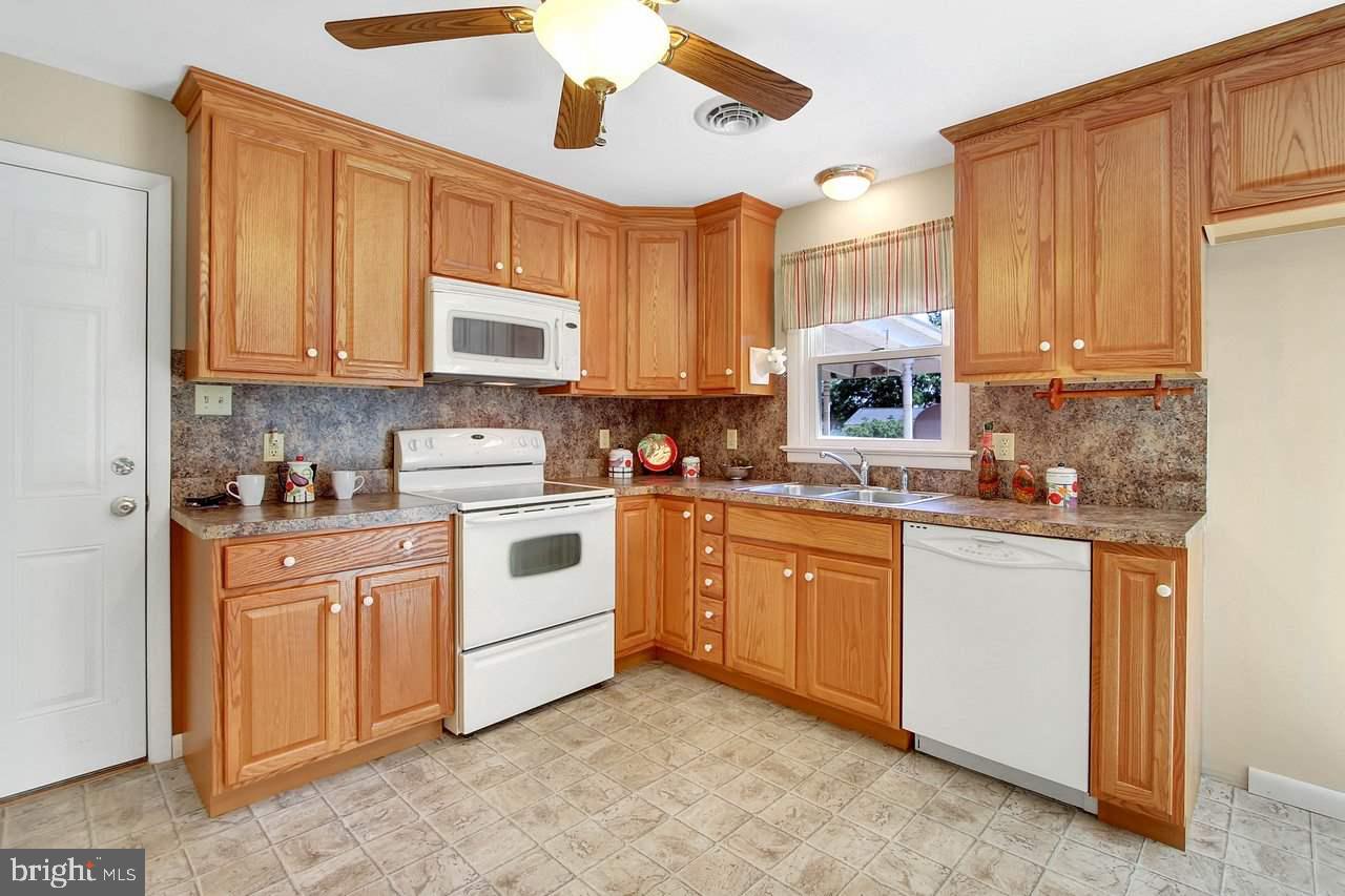 840 Locust Grove Road York, PA 17402 - Photo 8 of 22 Gallery Image 8