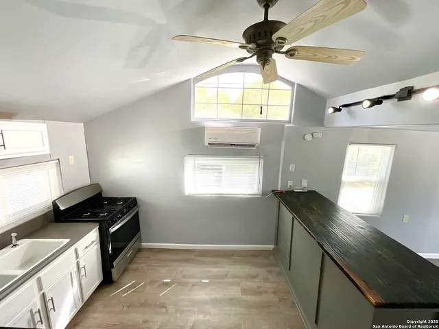 $999 | 1000 Kayton Avenue, San Antonio, TX 78210