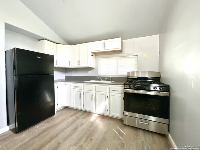 $999 | 1000 Kayton Avenue, San Antonio, TX 78210