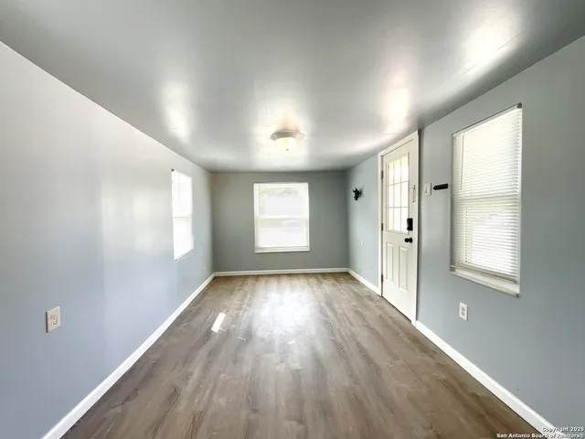 $999 | 1000 Kayton Avenue, San Antonio, TX 78210