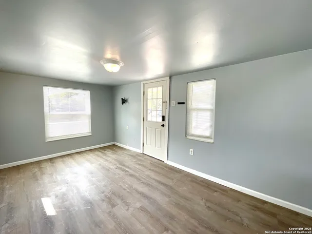 $999 | 1000 Kayton Avenue, San Antonio, TX 78210