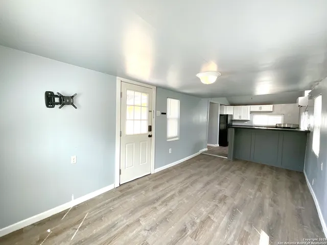 $999 | 1000 Kayton Avenue, San Antonio, TX 78210