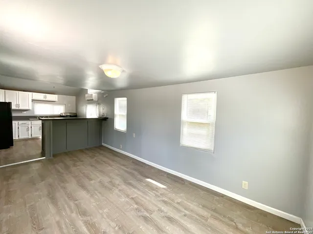 $999 | 1000 Kayton Avenue, San Antonio, TX 78210